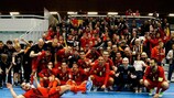 Сборная Бельгии празднует победу в группе