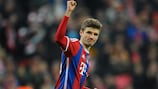 Thomas Müller festeja o seu golo de grande penalidade frente ao CSKA
