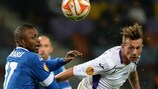 Dinamo's Umaru Bangura up against Fiorentina's Federico Bernardeschi