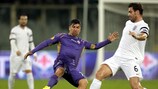 Fiorentina's David Pizarro blocks Alexandros Tziolis