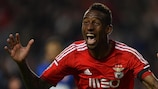 Talisca celebra su gol para el Benfica