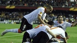 Футболисты "Валенсии" радуются фантастической победе над "Базелем"