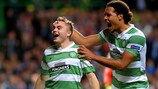 James Forrest fête la victoire du Celtic avec Virgil van Dijk