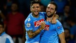 Gonzalo Higuaín e Lorenzo Insigne festeggiano il successo del Napoli