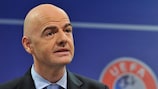 UEFA-Generalsekretär Gianni Infantino bei der Auslosung der Play-offs zur UEFA Champions League