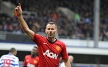 Ryan Giggs signed a one-year contract extension on Friday
