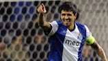 Lucho González bejubelt seinen Führungstreffer gegen Porto