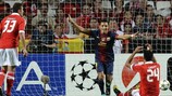 Alexis Sánchez esulta dopo il primo gol