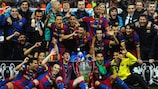 Barcelona crowned as Messi and Villa see off United