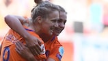 L'esultanza di Vivianne Miedema e Lieke Martens dopo un gol in finale