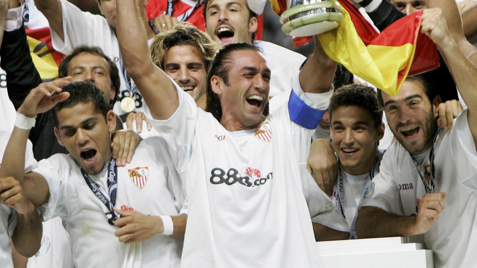 Кубок уефа 2006. Кануте Севилья 2006. Суперкубок УЕФА 2006. Sevilla UEFA Cup 2007. Sevilla UEFA Cup 2014.