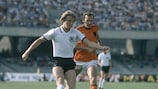 Willy van de Kerkhof (Olanda) e Bernd Schuster (Germania Ovest) a UEFA Euro 1980