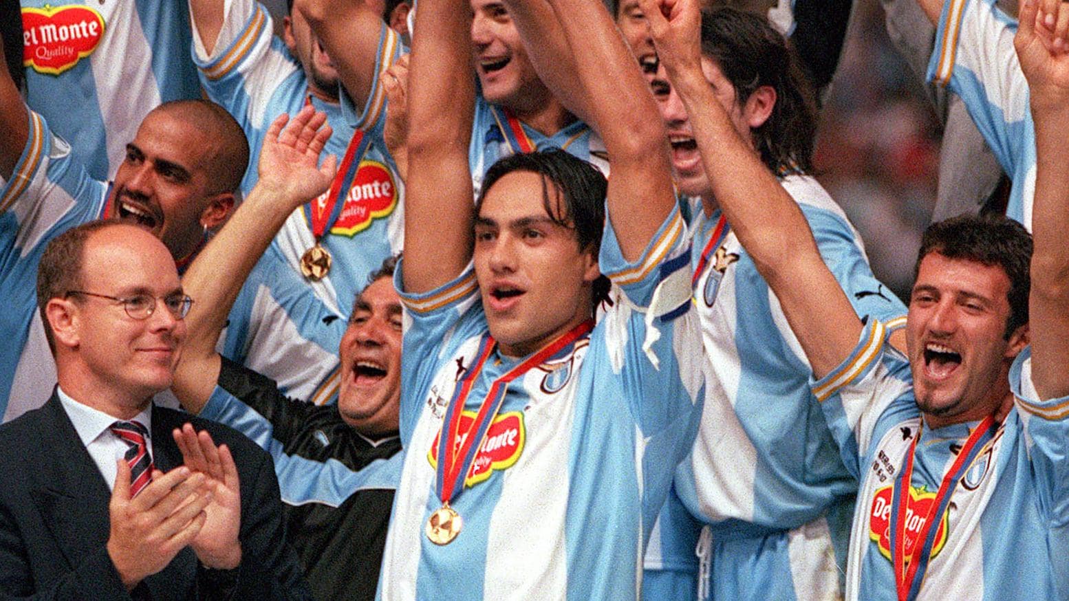 1999 Super Cup: Salas downs United