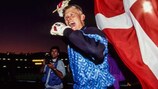 Il portiere della Danimarca Peter Schmeichel festeggia lo straordinario trionfo di EURO '92
