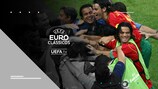 Cristiano Ronaldo festeja após marcar o primeiro golo de Portugal nas meias-finais do EURO 2004