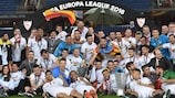 O Sevilha faz a festa com o troféu da UEFA Europa League