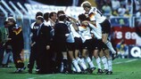 Alemania celebra el gol de Thomas Hässler 