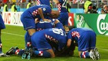 Croatia players congratulate Ivan Klasnić