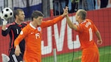 Klaas-Jan Huntelaar und Arjen Robben freuen sich über den 2:0-Sieg gegen Rumänien
