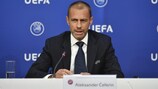 Aleksander Čeferin, Presidente de la UEFA, mostró su gratitud hacia los trabajadores de la salud en toda Europa cuando habló del regreso del fútbol