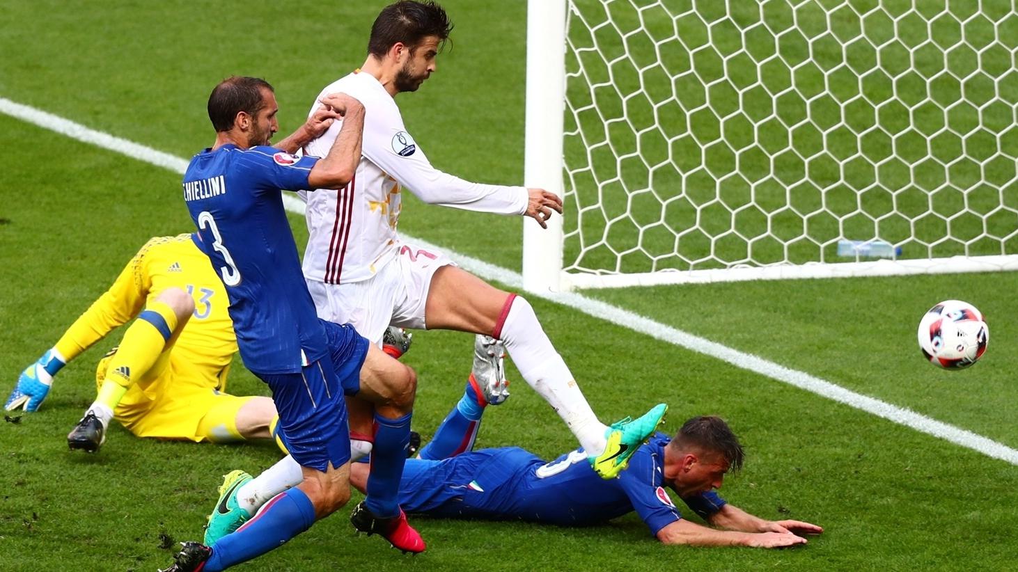Anstændig Ønske råb op Dominant Italy brush aside holders Spain in EURO 2016 first knockout round  | UEFA EURO | UEFA.com