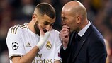 Karim Benzema und Zinédine Zidane tauschen sich aus