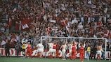 Дания празднует победу над Бельгией на ЧЕ-1984