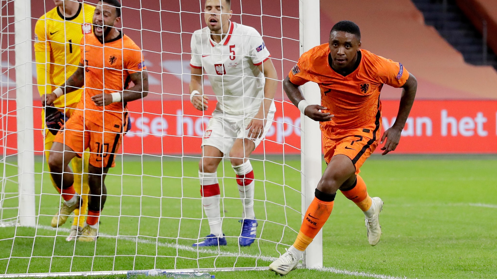 Netherlands-Poland | Netherlands 1-0 Poland: Bergwijn strike proves  decisive | UEFA Nations League | UEFA.com