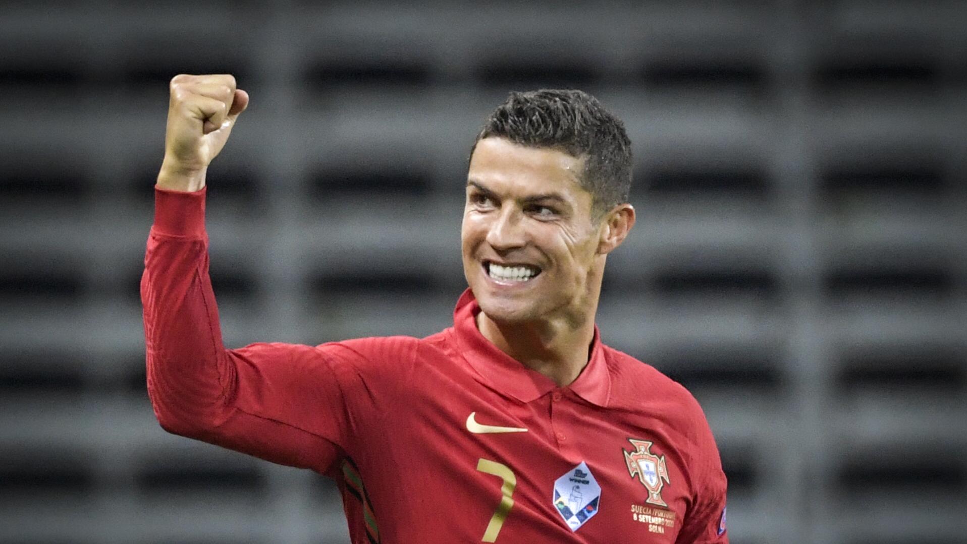 Ronaldo passes 100 Portugal goals