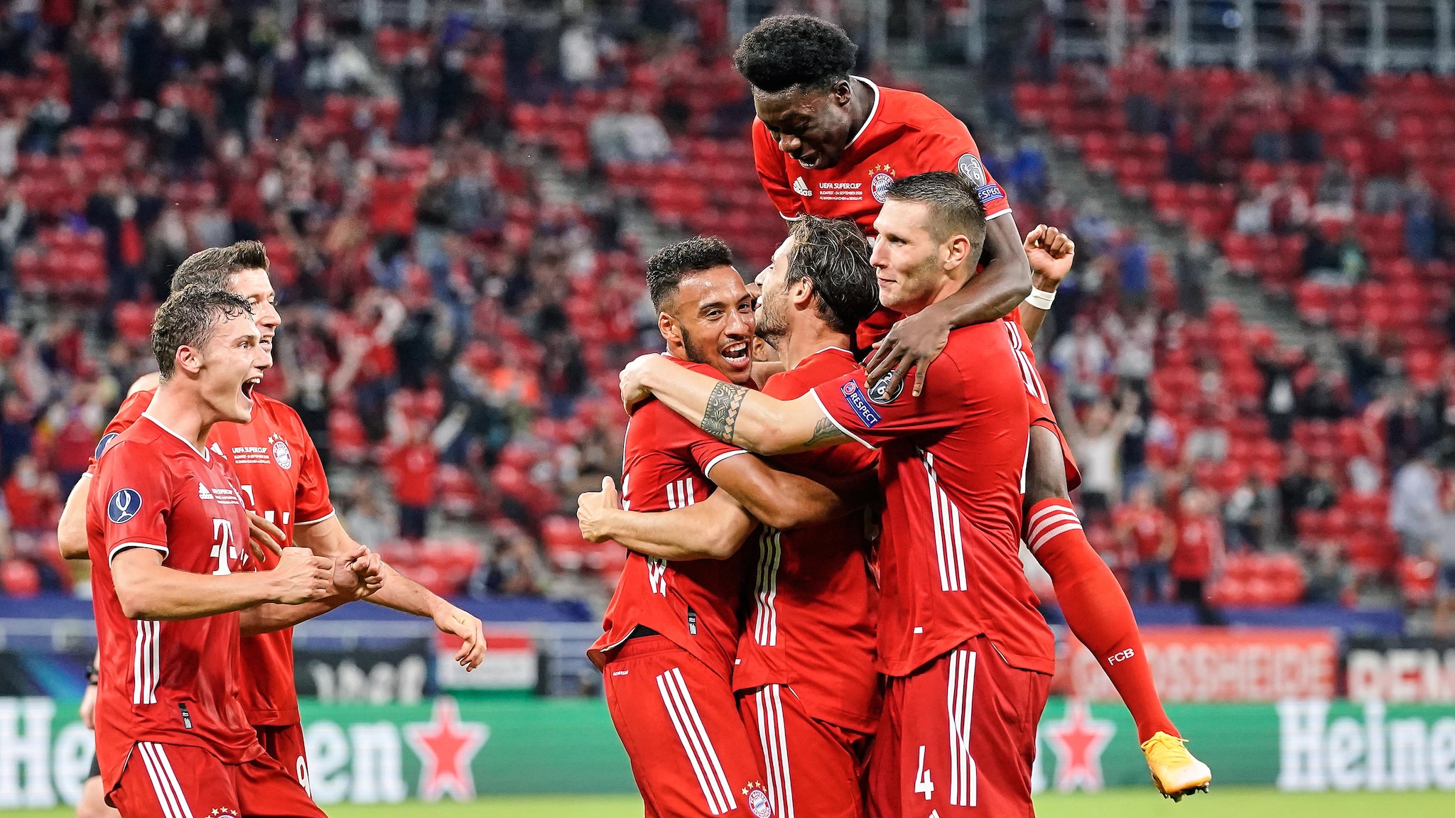 Banderin Bayern Munich München-Sevilla final Supercup 2020 