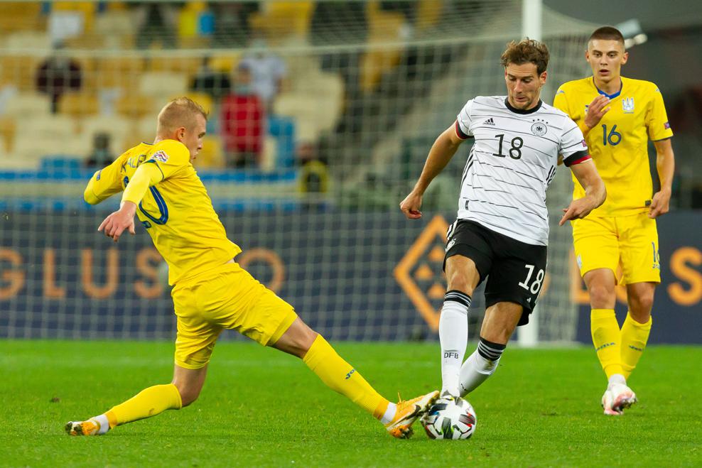 Германия против украины. Германия Украина. Германия Украина футбол. Украина против Германии футбол. 2001 Германия — Украина — 4:1.
