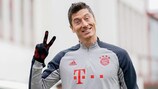 Il sorriso di Robert Lewandowski durante l'allenamento di martedì del Bayern 