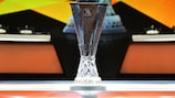 El flamante trofeo de la UEFA Europa League 
