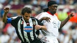 Alessandro Del Piero della Juventus e Clarence Seedorf del Milan durante la finale del 28 maggio 2003 