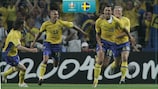 L'inimitabile Zlatan festeggia un gol a UEFA EURO 2004