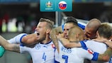 Eslovaquia celebra el importante gol de Hamsik ante Rusia