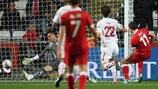 Gareth Bale marque pour le pays de Galles contre la Suisse en éliminatoires de l'EURO 2012