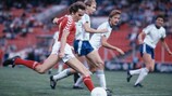 Le Danois Allan Simonsen face à la Finlande en amical en 1982