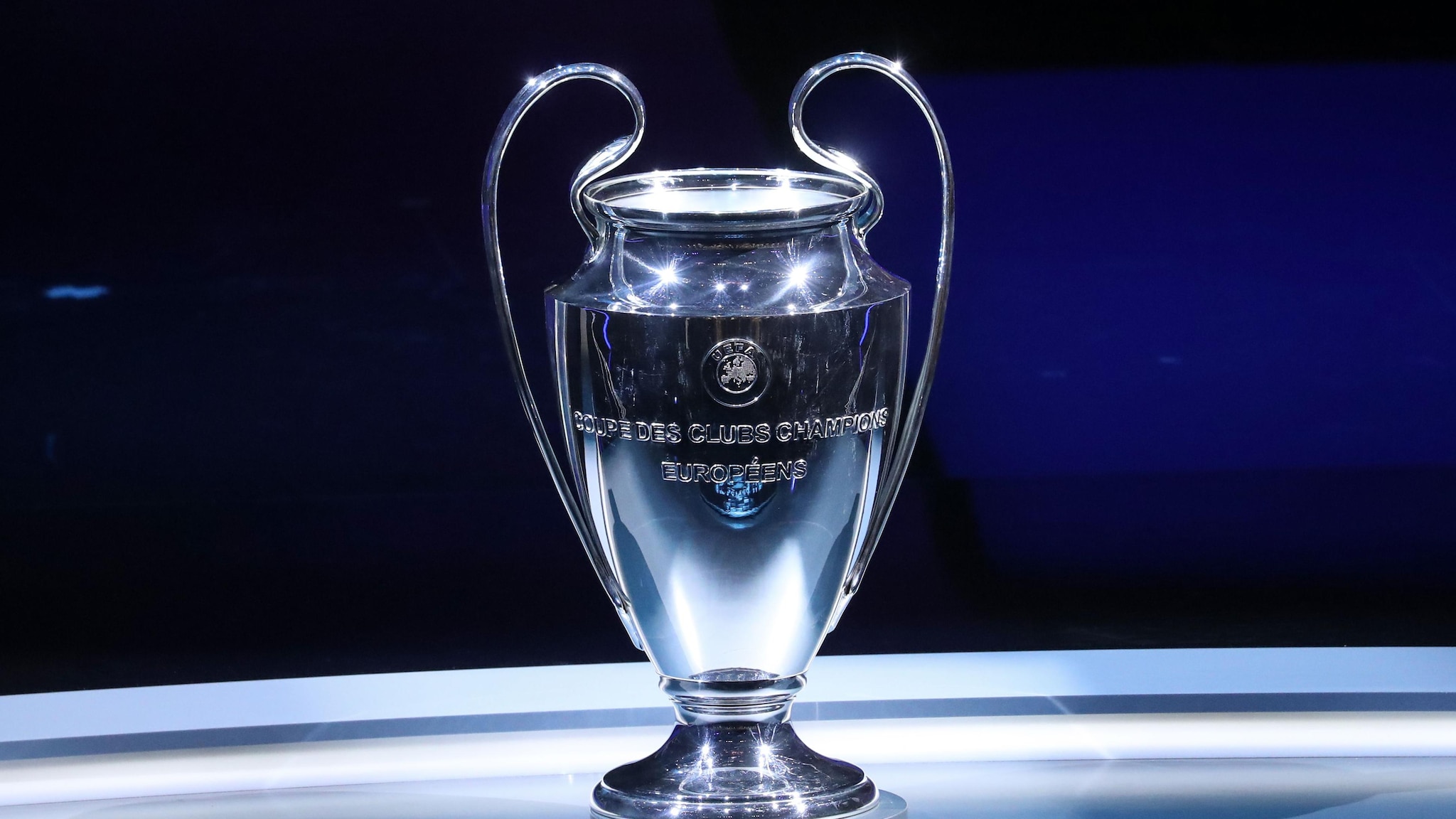 El trofeo de la UEFA Champions League, UEFA Champions League