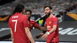 Bruno Fernandes ed Edinson Cavani festeggiano: hanno segnato una doppietta a testa nella vittoria del Manchester United contro la Roma
