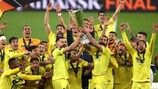 Il Villareal alza al cielo il trofeo a Danzica