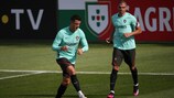 Cristiano Ronaldo e Pepe no treino que marcou o início da última fase de preparação de Portugal para o EURO 2020