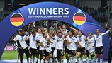 La Germania festeggia con il trofeo