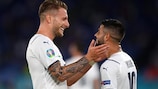 Ciro Immobile e Lorenzo Insigne festeggiano il terzo gol dell'Italia