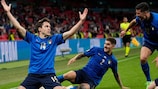Federico Chiesa esulta dopo il gol segnato all'Austria