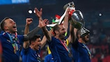 Сборная Италии празднует победу на ЕВРО-2020