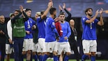 Los jugadores italianos, tras su derrota ante España