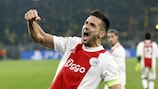  Dusan Tadic bejubelt seinen Ausgleich für Ajax in Dortmund 