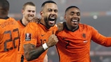 Memphis Depay e Steven Bergwijn celebram a segunda vitória dos Países Baixos sobre a Noruega