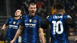 MILAN, ITALY - NOVEMBER 24: Edin Dzeko of FC Internazionale  celebrates after scoring the opening goal during the UEFA Champions League group D match between FC Internazionale and Shakhtar Donetsk at Giuseppe Meazza Stadium on November 24, 2021 in Milan, Italy. (Photo by Alessandro Sabattini/Getty Images)